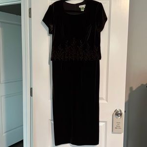 Coldwater Creek brown velveteen dress with floral embroidery. P16.